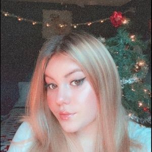 Meet your Posher, Mia